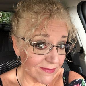 Meet your Posher, Betsy